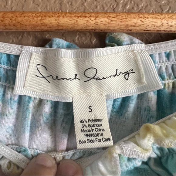 French Laundry Tie-Dye Lace Trim Top Size Small - Picture 8 of 8